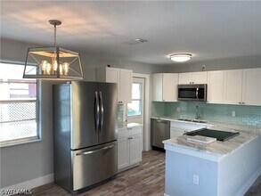 663 100th Ave N in Naples, FL - Building Photo - Building Photo