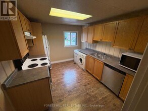 12 Mill St in Mississauga, ON - Building Photo - Building Photo