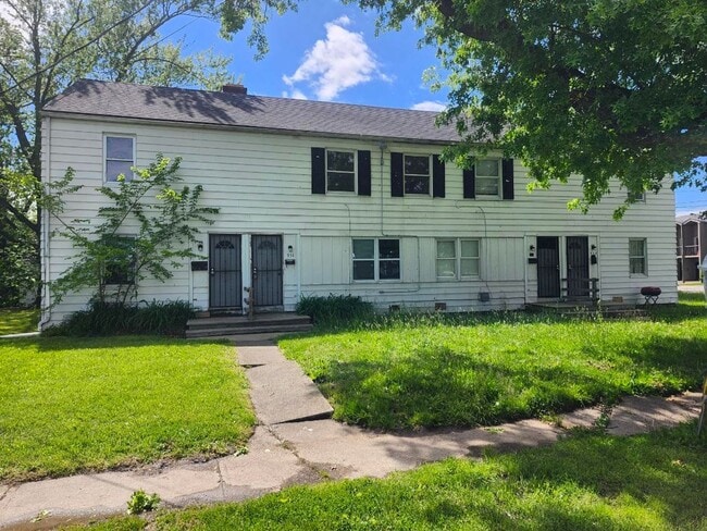 property at 949-955 S Central Dr