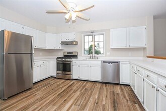 222 Lakeview Ave in Harrison, NY - Building Photo - Building Photo