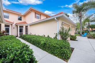 360 Robin Hood Cir in Naples, FL - Building Photo - Building Photo