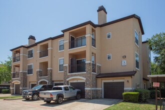 Halston on Frankford in Dallas, TX - Building Photo - Building Photo