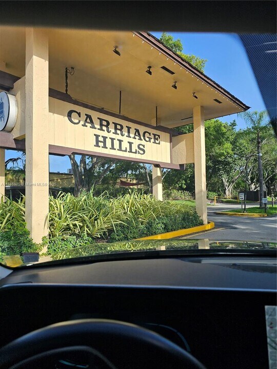 124 Gate Rd in Hollywood, FL - Building Photo