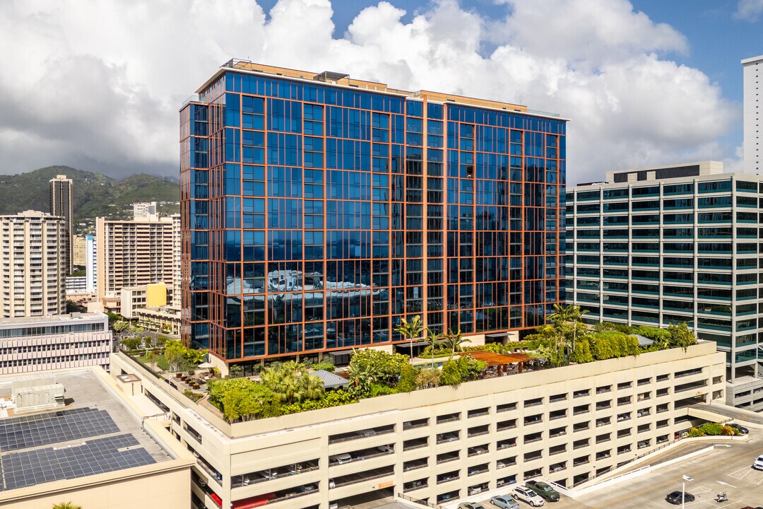 One Ala Moana in Honolulu, HI - Building Photo