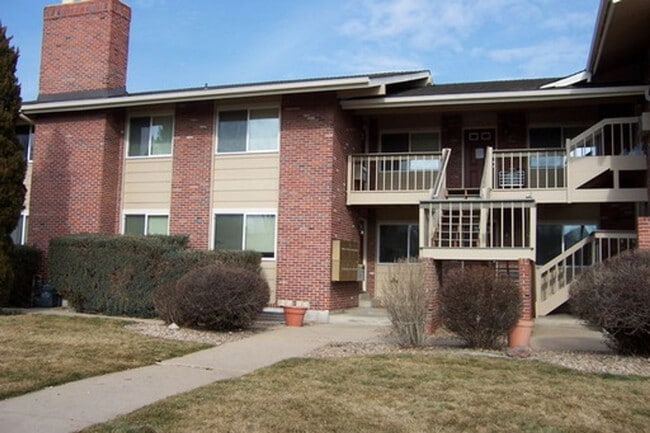property at 4955 Moorhead Ave
