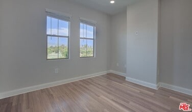 6260 W 3rd St in Los Angeles, CA - Foto de edificio - Building Photo