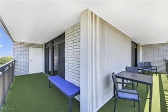 12550 Lake Ave in Lakewood, OH - Building Photo - Building Photo