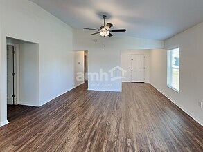 2207 13th Ave E in Palmetto, FL - Foto de edificio - Building Photo