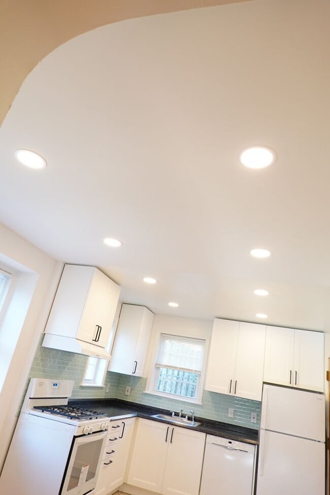 8109 Greenwood Ave in Takoma Park, MD - Building Photo - Building Photo