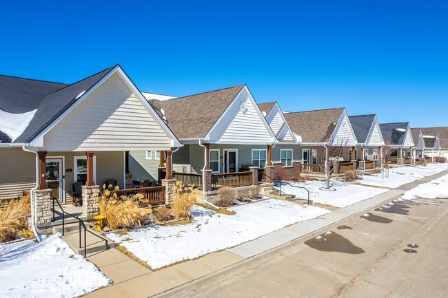 Jordan Heights Townhomes in West Des Moines, IA - Building Photo - Building Photo