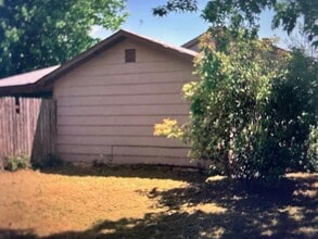 507 Hodge St in Bowie, TX - Building Photo - Building Photo