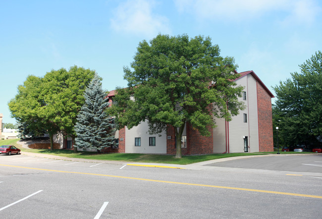 Dewey Place in Foley, MN - Building Photo - Building Photo