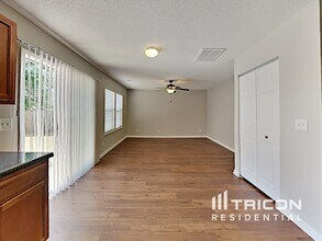 925 Schofield Ln in Columbia, SC - Foto de edificio - Building Photo