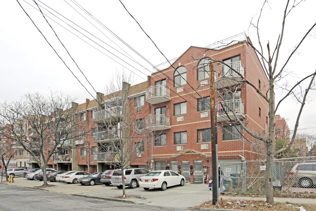 13917-13931 34th Ave in Flushing, NY - Foto de edificio