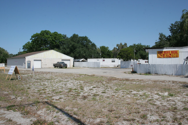 MR Rogers Appliances in Tampa, FL - Building Photo - Building Photo