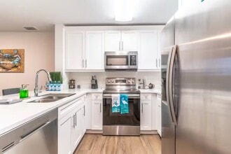 3260 Mangrove Point Dr in Ruskin, FL - Foto de edificio - Building Photo