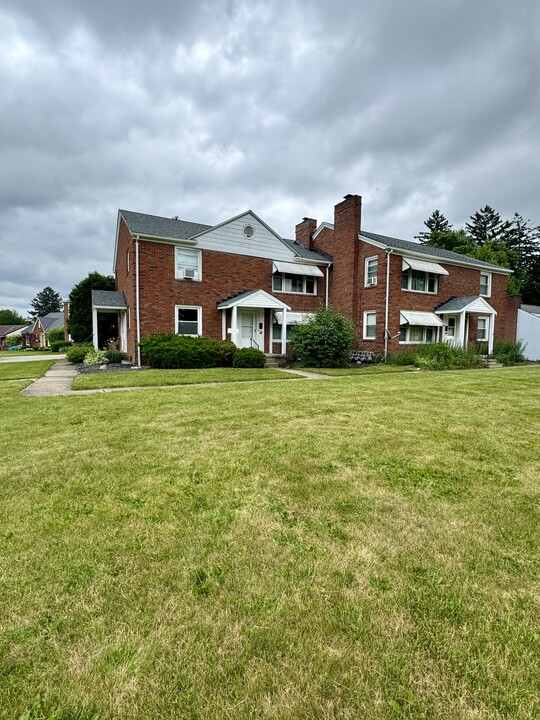 921 Dickson Pky in Mansfield, OH - Foto de edificio