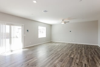 11515 W Cumberland Dr in Youngtown, AZ - Building Photo - Building Photo