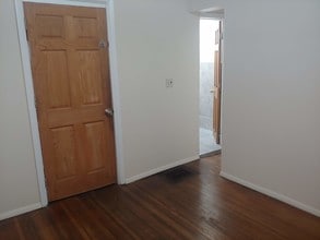 1549 Kemble St, Unit 1 in Utica, NY - Building Photo - Building Photo