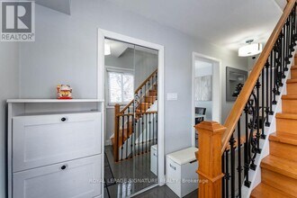 25 Hun Crescent in Toronto, ON - Building Photo - Building Photo