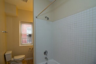 1512 W Mt Royal Ave in Baltimore, MD - Building Photo - Building Photo