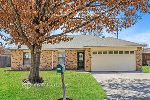 654 Clover Ln in Keller, TX - Building Photo