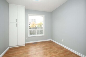 126 Dusay Pl in Toronto, ON - Building Photo - Building Photo