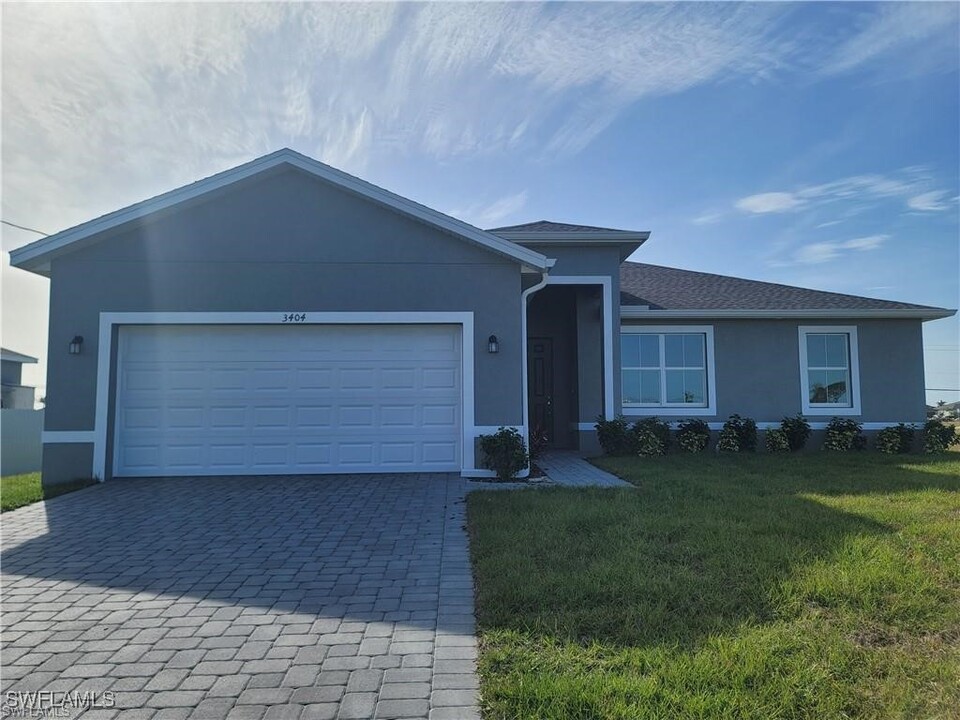 3404 NW 16th Terrace in Cape Coral, FL - Building Photo