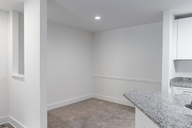 Wesley Place Apartments at Lawrenceville in Lawrenceville, GA - Building Photo - Interior Photo