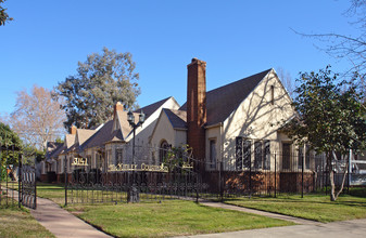 McKinley Courtyard in Sacramento, CA - Building Photo - Building Photo