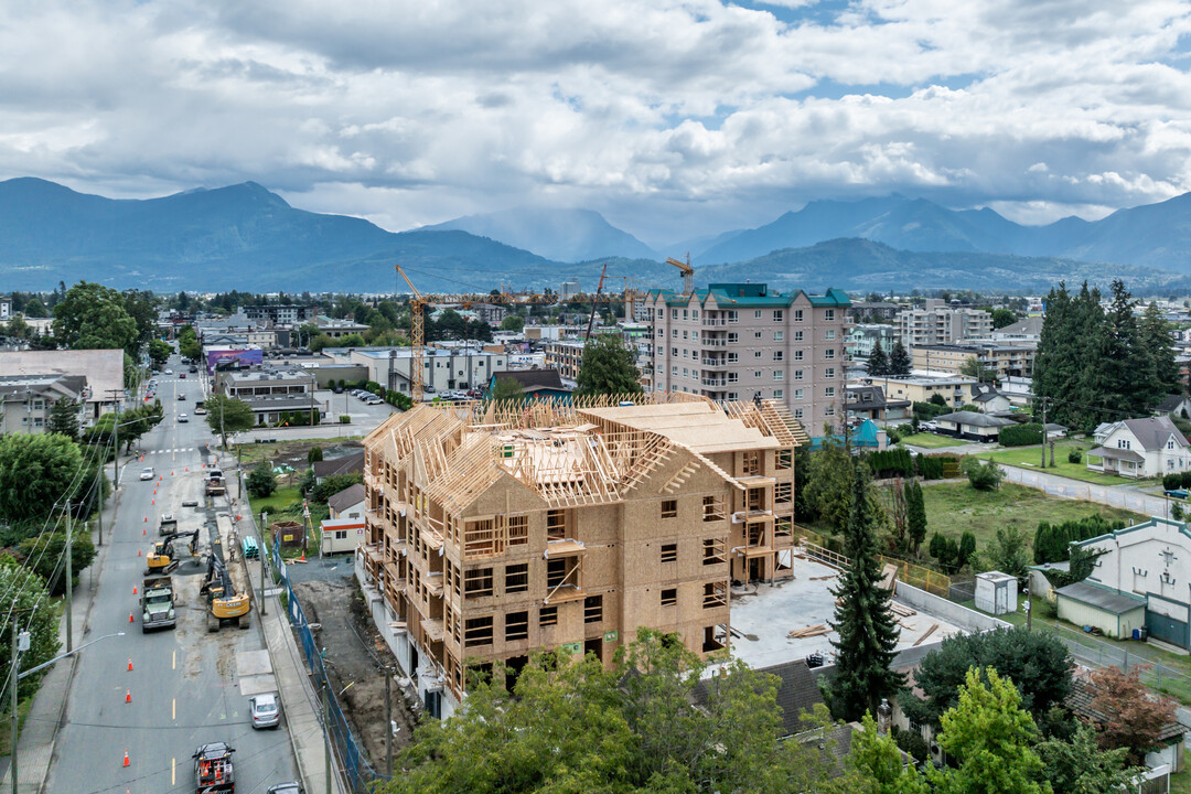 45754 Wellington Av in Chilliwack, BC - Building Photo