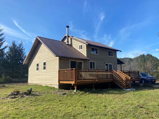 1422 Old State Rd in Carson, WA - Building Photo - Building Photo