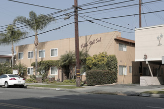 Villa Del Sol Apartments in Downey, CA - Building Photo - Building Photo