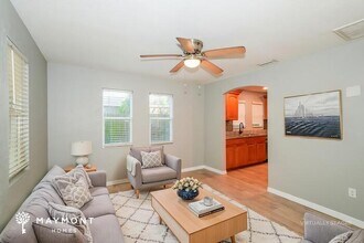 1705 E Lambright St N, Unit 306 in Tampa, FL - Foto de edificio - Building Photo