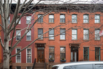 109 Saint James Pl in Brooklyn, NY - Building Photo - Primary Photo