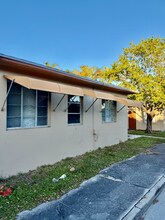 1101 N Federal Hwy in Lake Worth Beach, FL - Foto de edificio - Building Photo