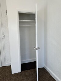 721 N Streeper St photo'