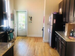 1801 W Erie St-Unit -1801-2 in Chicago, IL - Building Photo - Building Photo