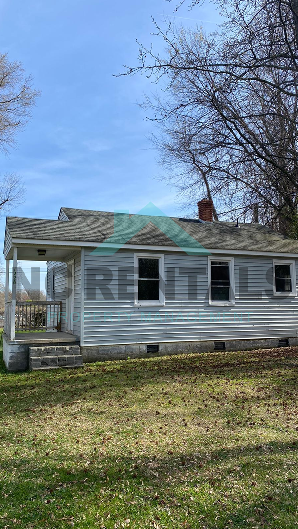 property at 1228 E Lindsay St