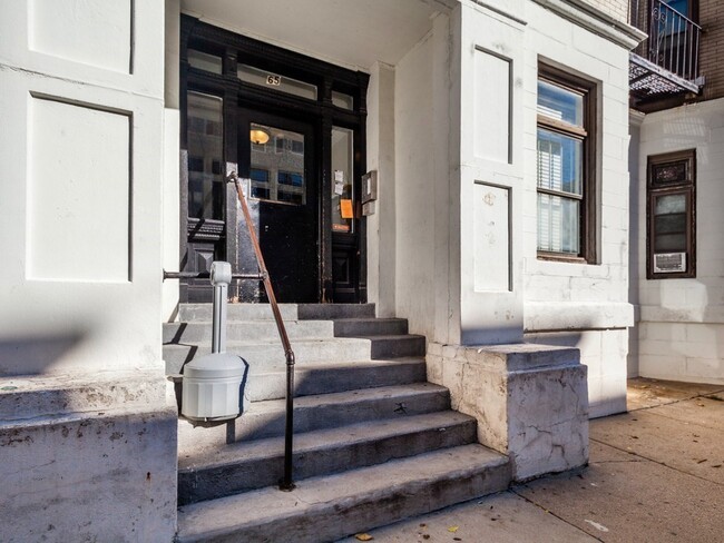 65 Burbank St in Boston, MA - Building Photo - Building Photo