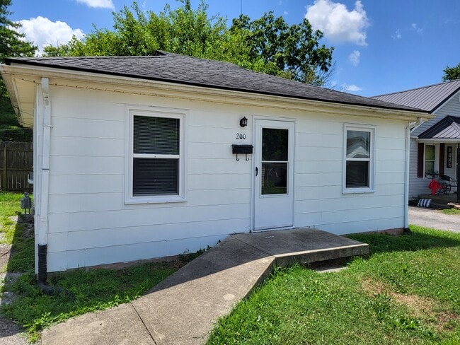 property at 200 S Poplar St