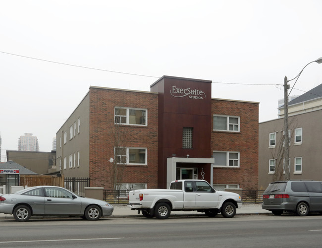 The Dana Apartments in Calgary, AB - Building Photo - Building Photo