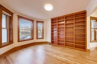 2241 W Eastwood Ave in Chicago, IL - Building Photo - Building Photo