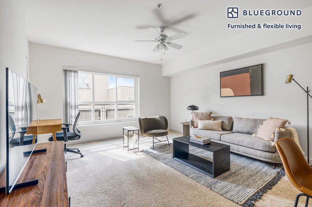 250 Bellevue Way NE-Unit -FL5-ID322 in Bellevue, WA - Building Photo