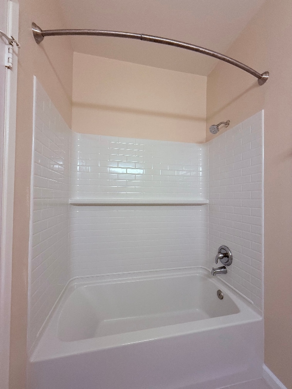 1950 Camino De La Reina in San Diego, CA - Foto de edificio - Building Photo