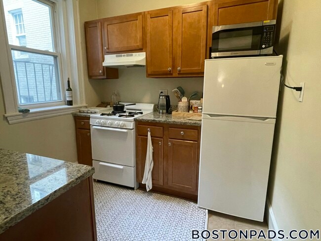 1197 Commonwealth Ave in Boston, MA - Building Photo - Building Photo