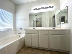 11737 Trailwood St in Victorville, CA - Building Photo - Building Photo