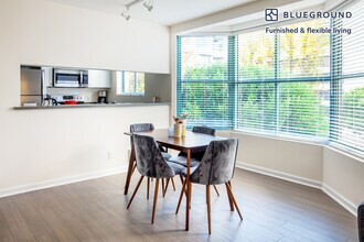 2 Townsend St in San Francisco, CA - Building Photo - Building Photo