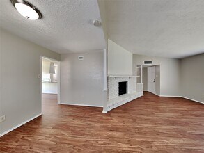 6646 Loch Langham Dr in Houston, TX - Building Photo - Building Photo