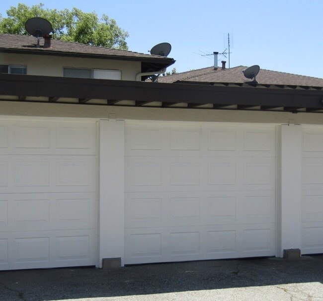 417 E badillo St in Covina, CA - Building Photo - Building Photo